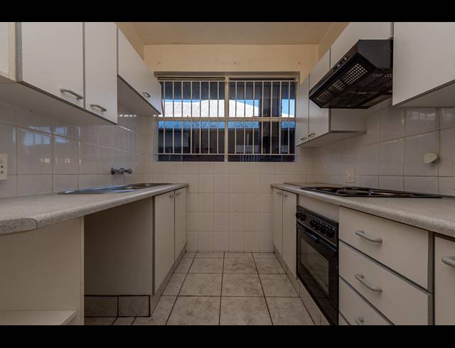 12 BEDROOM APARTMENT BLOCK FOR SALE IN ROSETTENVILLE